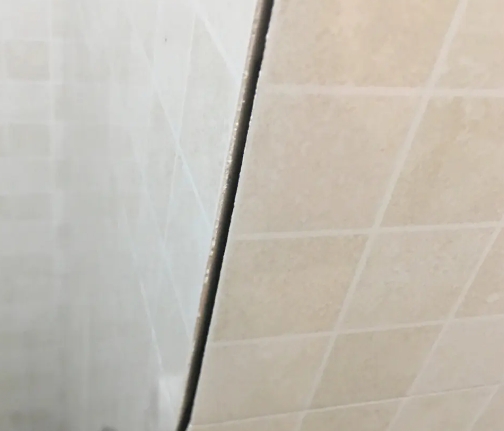左贡瓷砖空鼓维修公司分享阳台瓷砖脱落的修复过程可以分为以下几个步骤